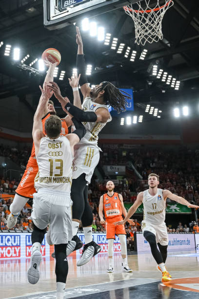 境中展现出 境中展现出